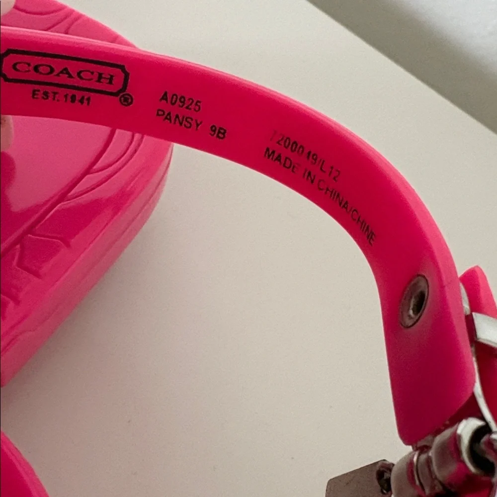 Coach pansy pink sandals size 9 Needs cleaning - Picture 4 of 4